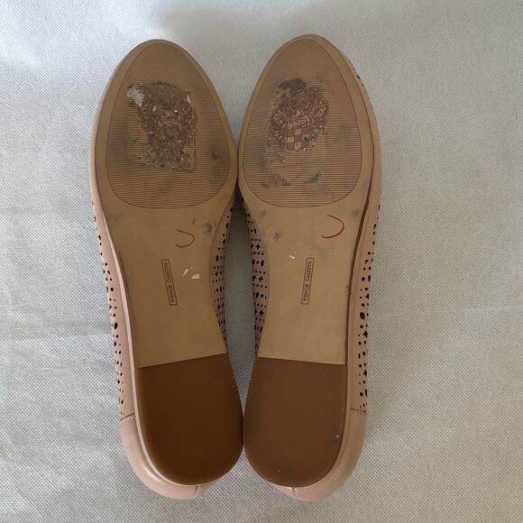 Vince Camuto Slip On Flats Sz 9M breathable cutout detail Taupe - Picture 12 of 14